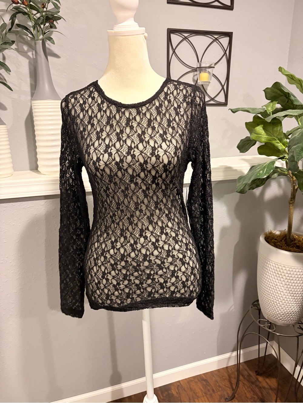 Old Navy Black Lace Long-Sleeve Sheer Tee